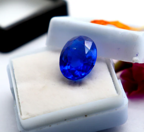 Kashmir Sapphire gemstone with velvety blue color